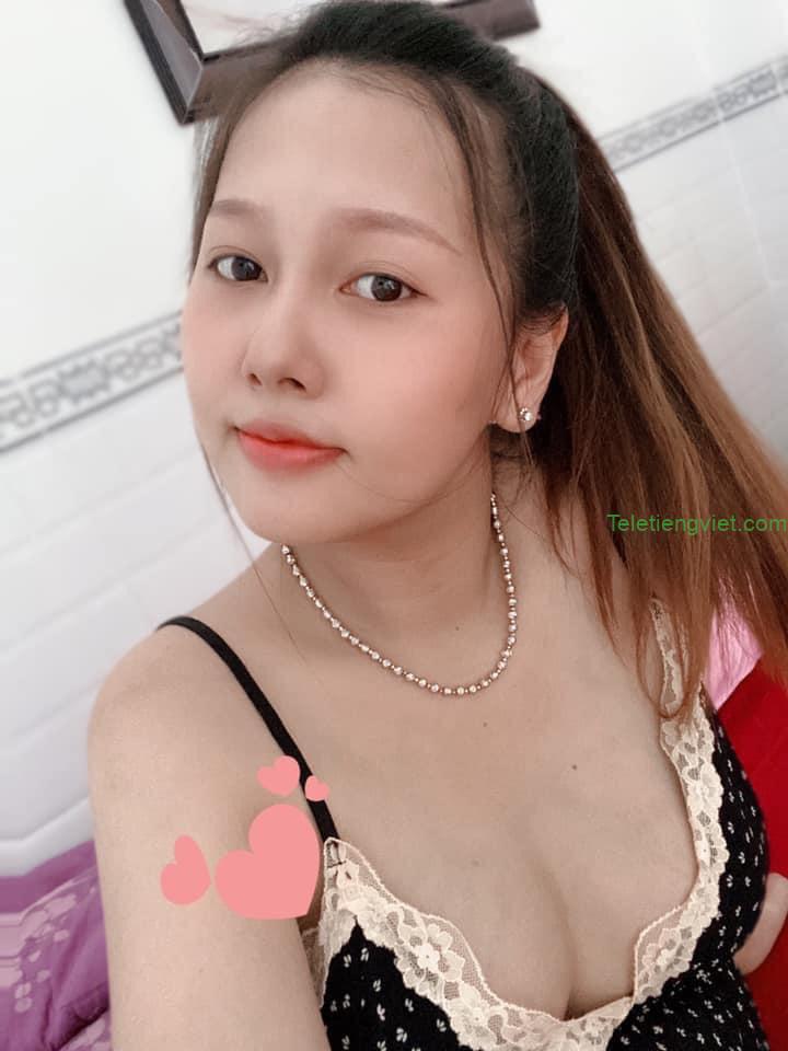 Ảnh sex gái việt show mông lồn không lông